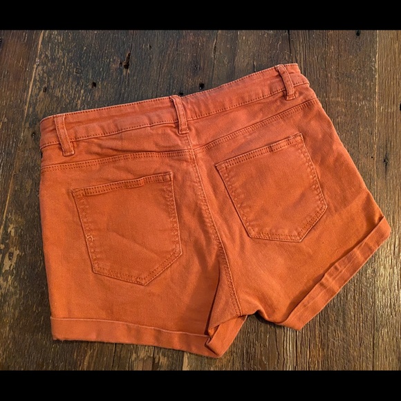 H&M Rust Colored Shorts, Size 4 - Picture 9 of 11